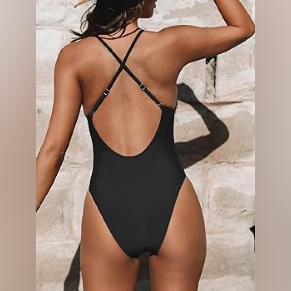 🌻 NWT Cupshe Deep V Neck Crisscross One Piece Swimsuit - Picture 3 of 4